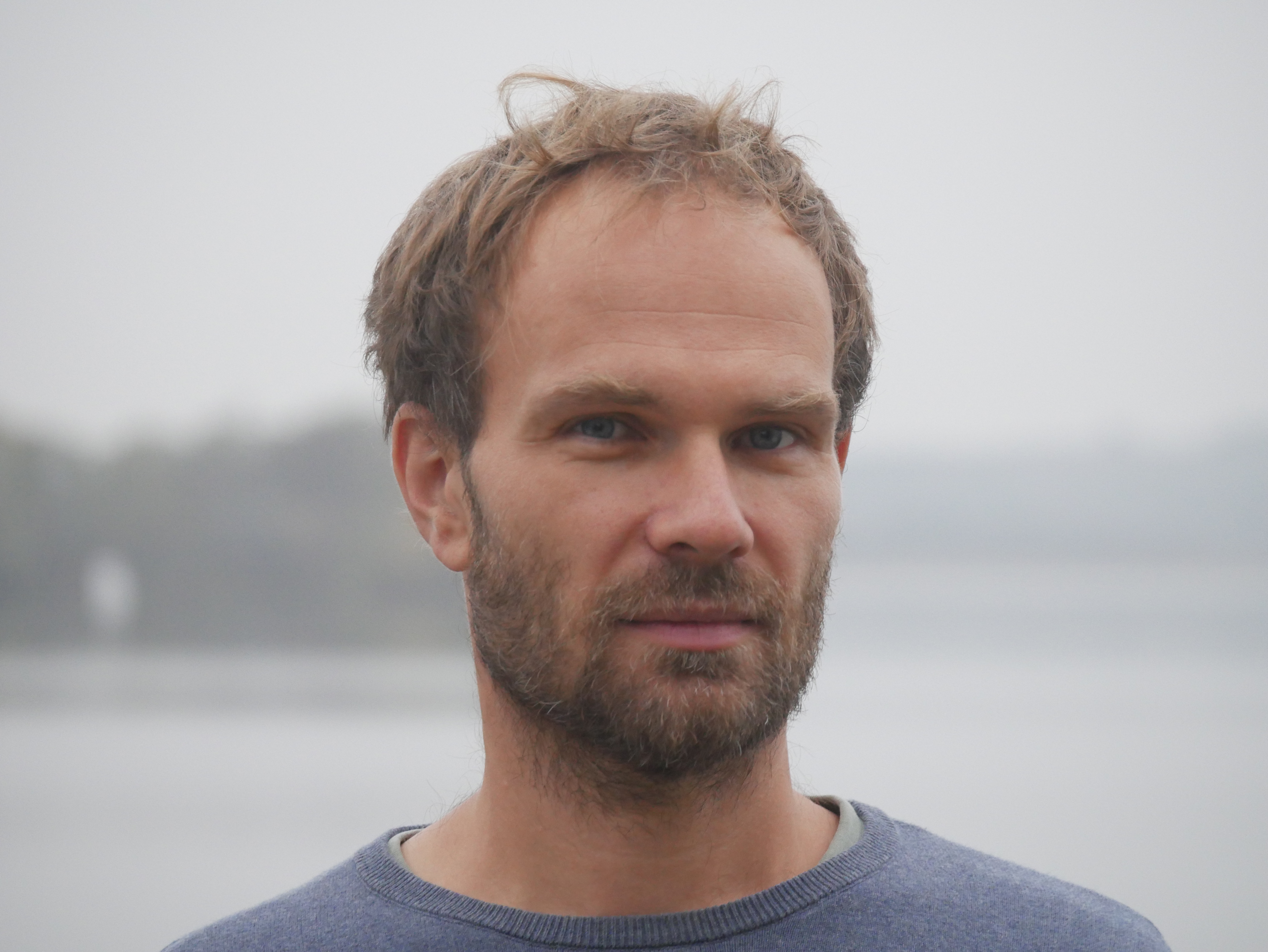 Portrait-Foto Linus Strothmann